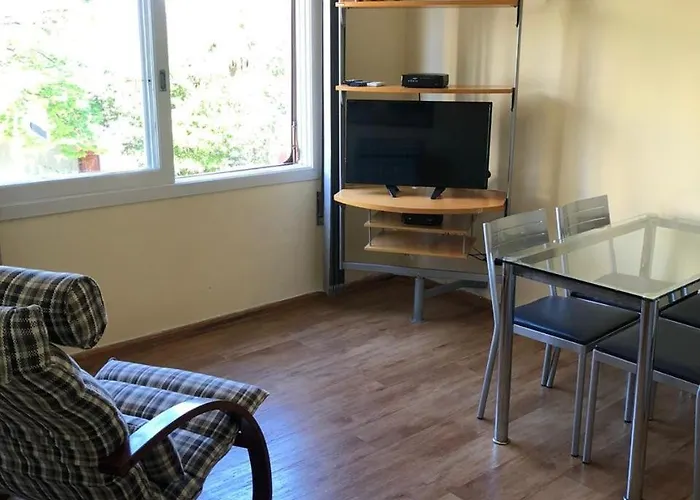 Opcao Com Garagem Consulado, Hospitais